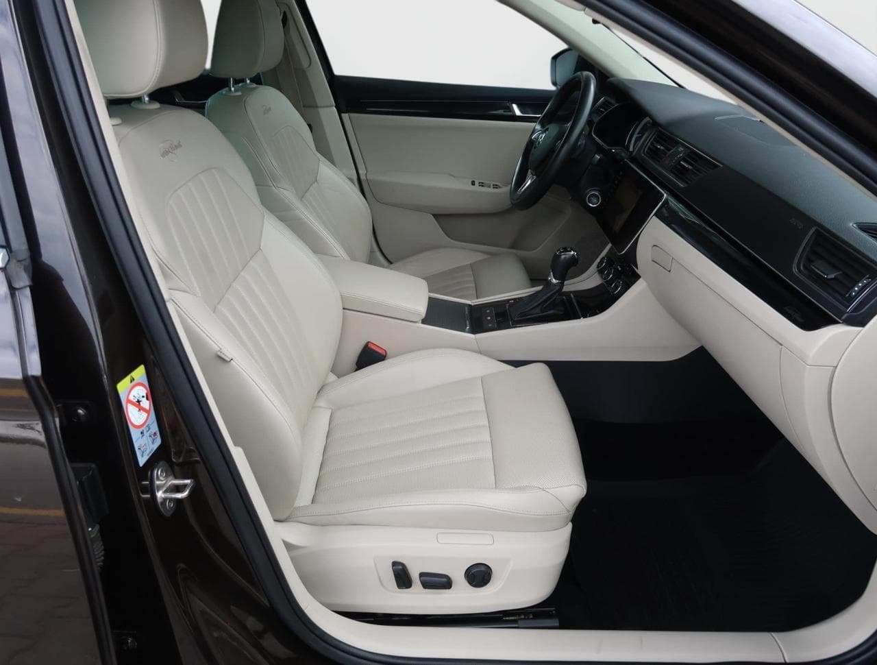 2017 Škoda SUPERB - 12