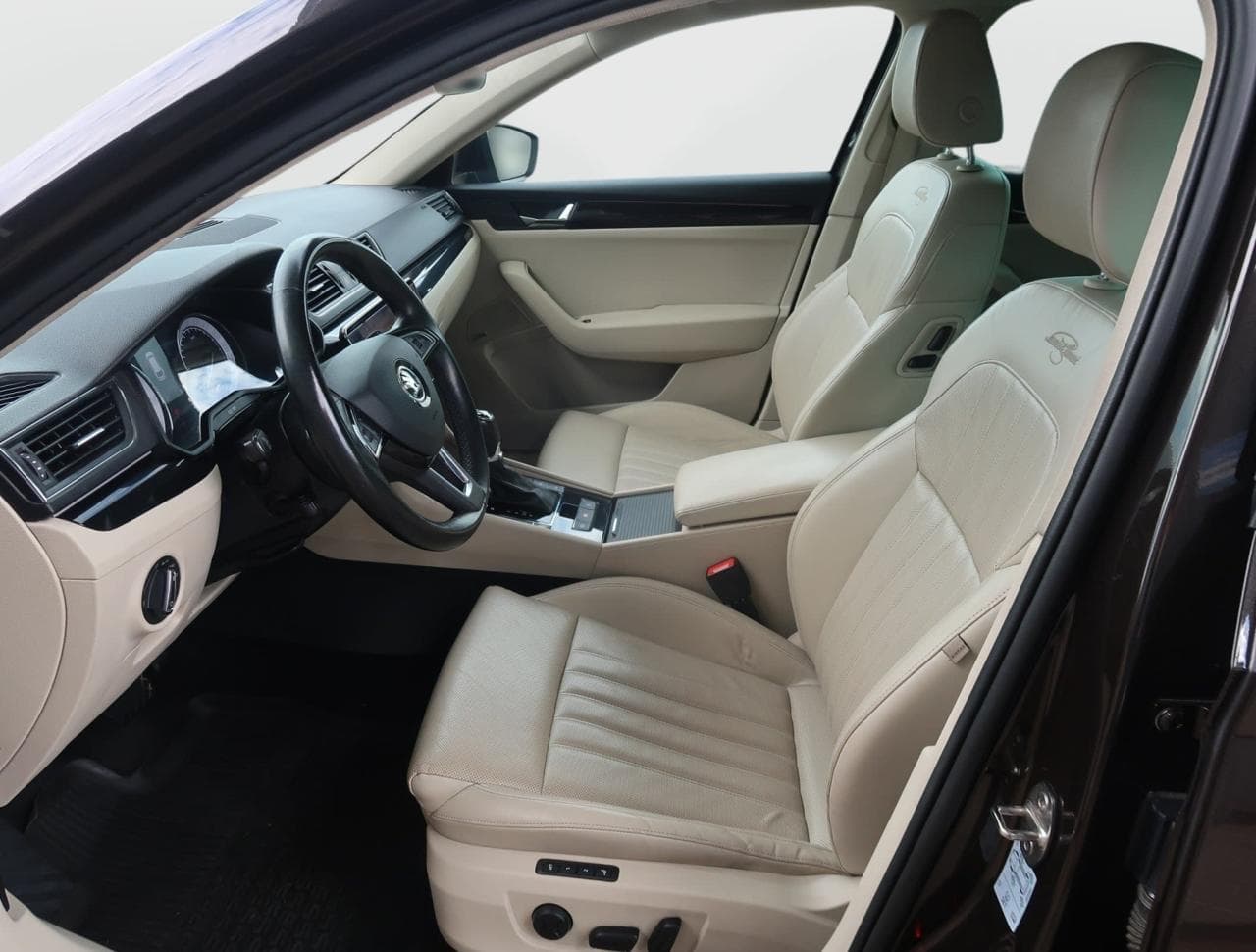 2017 Škoda SUPERB - 16