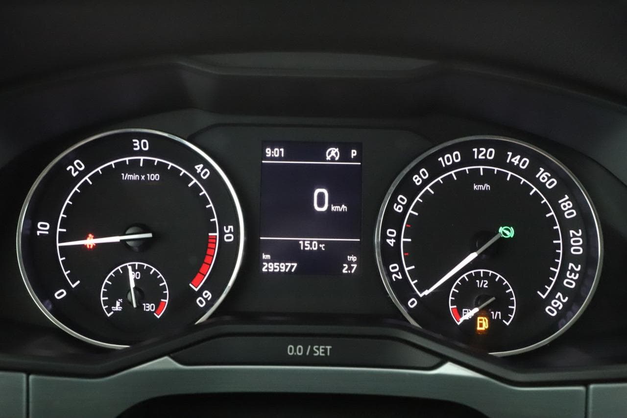 2019 Škoda SUPERB - 14