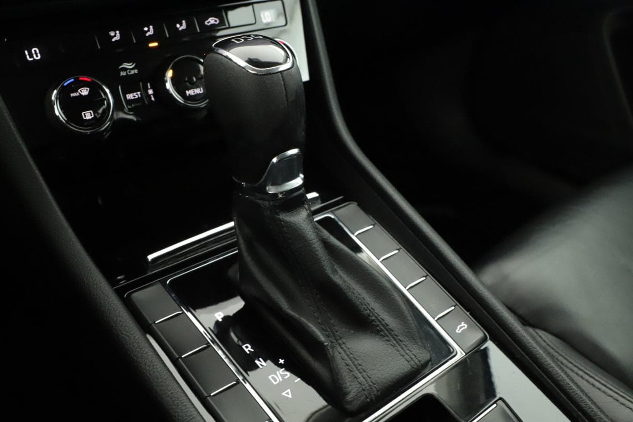 2019 Škoda SUPERB - 16