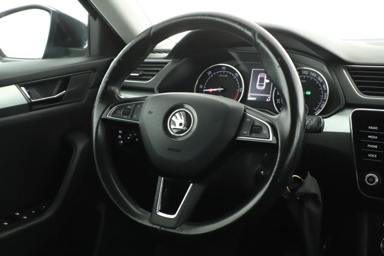2019 Škoda SUPERB - 20