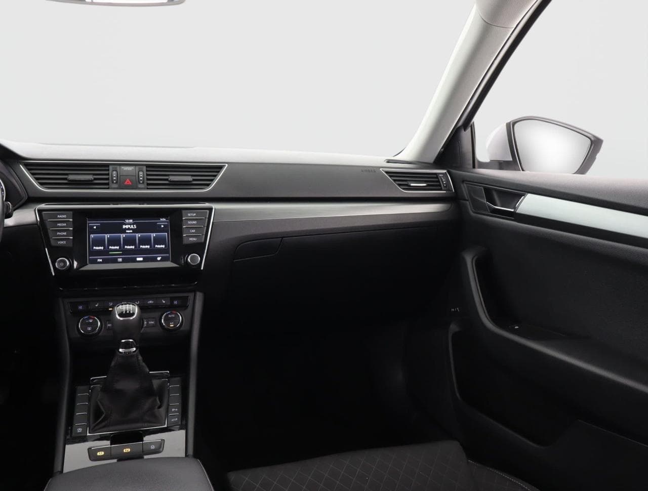 2015 Škoda SUPERB - 20