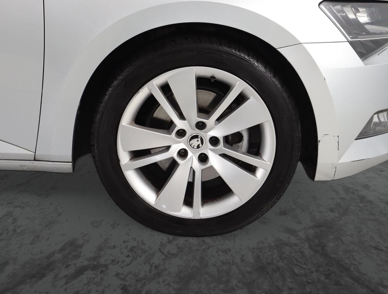 2015 Škoda SUPERB - 36