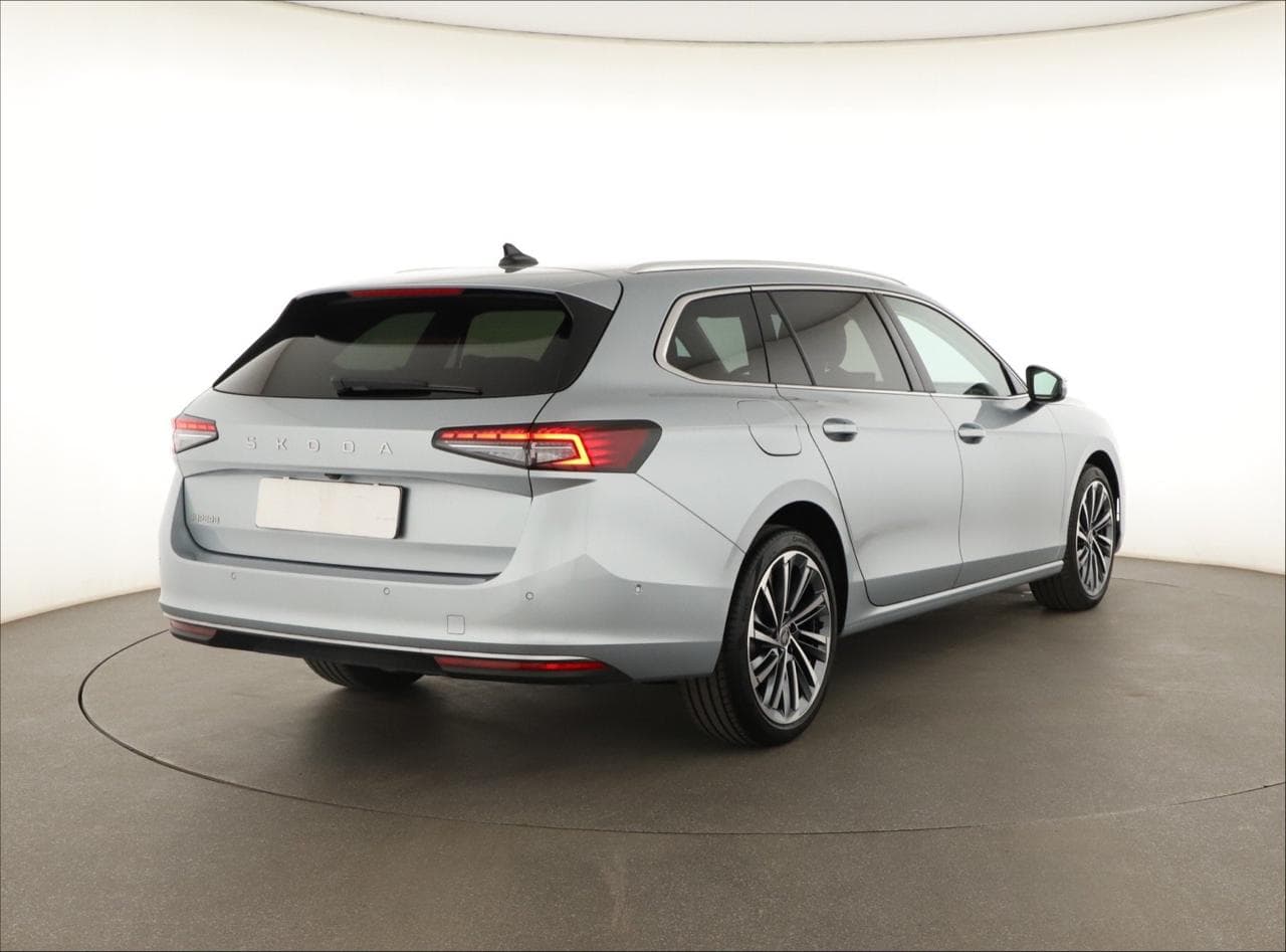 2025 Škoda SUPERB - 13
