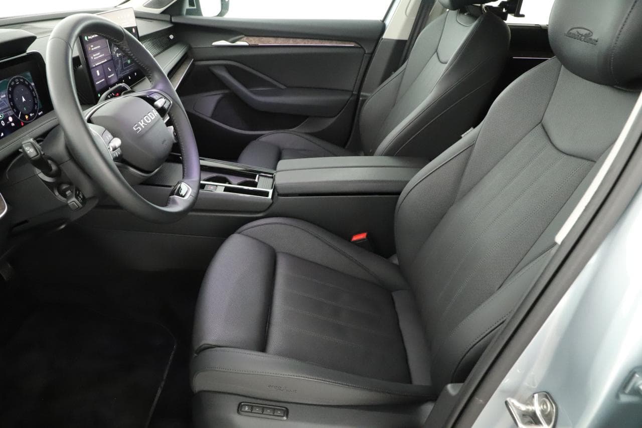 2025 Škoda SUPERB - 25