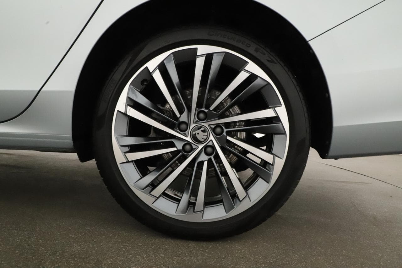 2025 Škoda SUPERB - 35