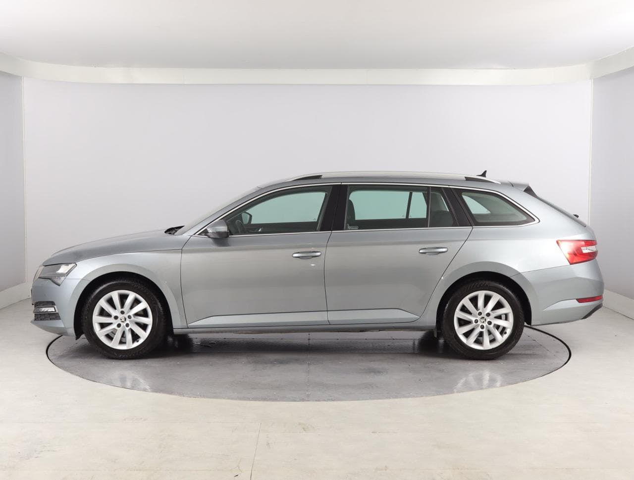 2020 Škoda SUPERB - 6