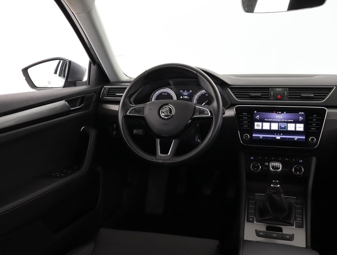 2020 Škoda SUPERB - 14