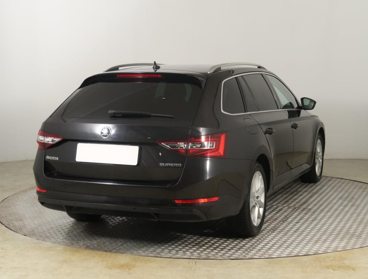 2018 Škoda SUPERB - 9