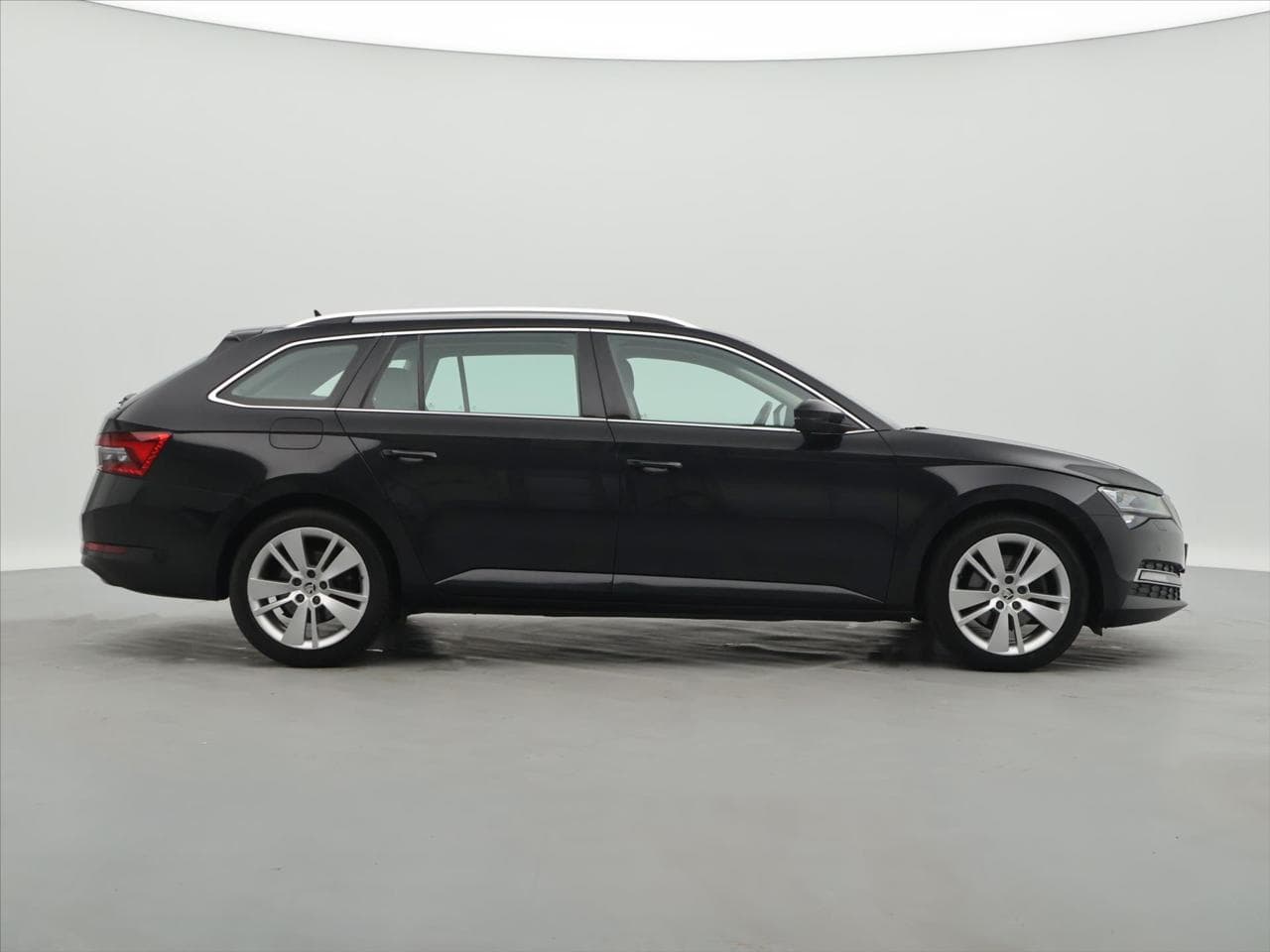 2022 Škoda SUPERB - 25