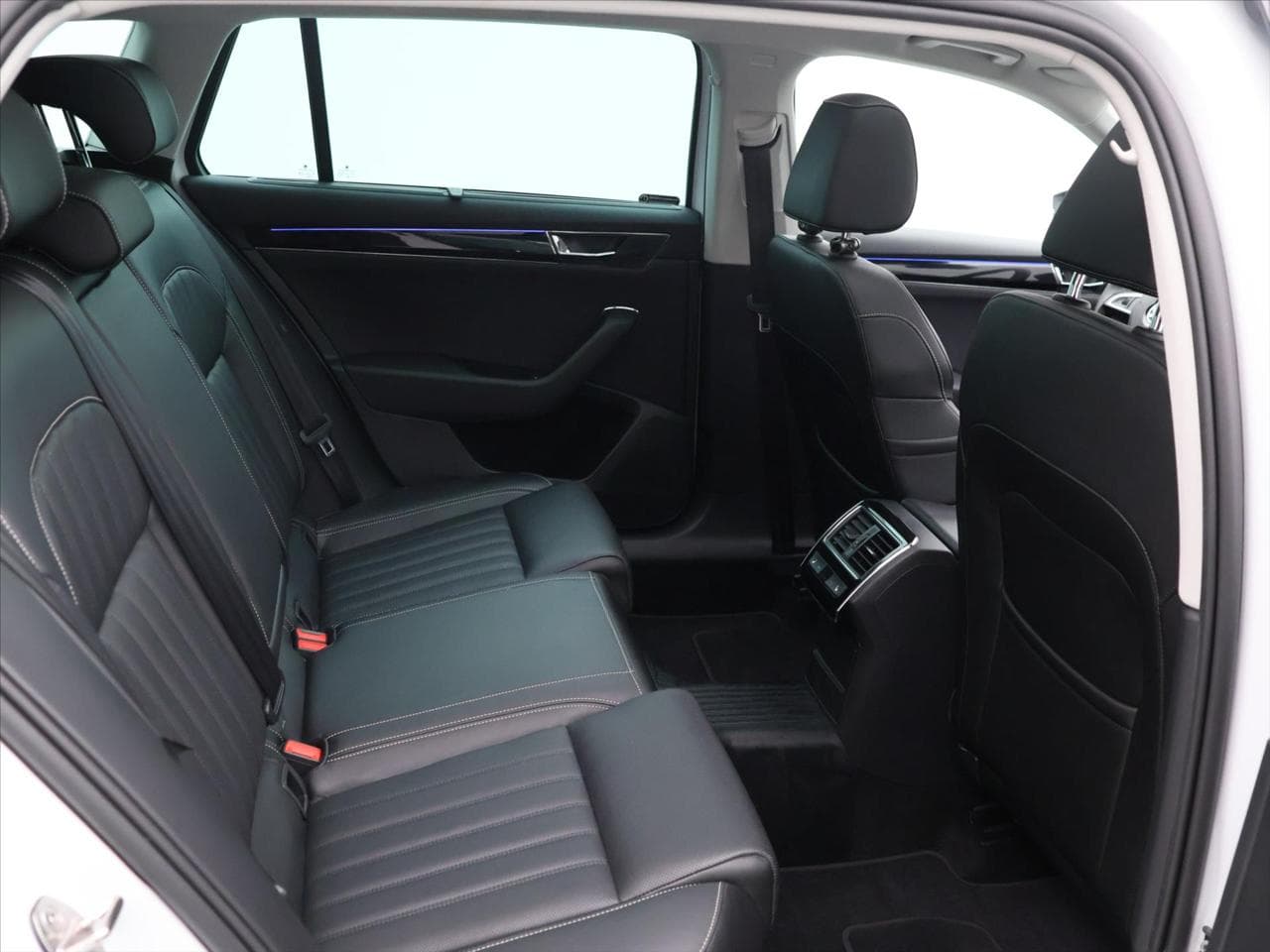 2019 Škoda SUPERB - 13