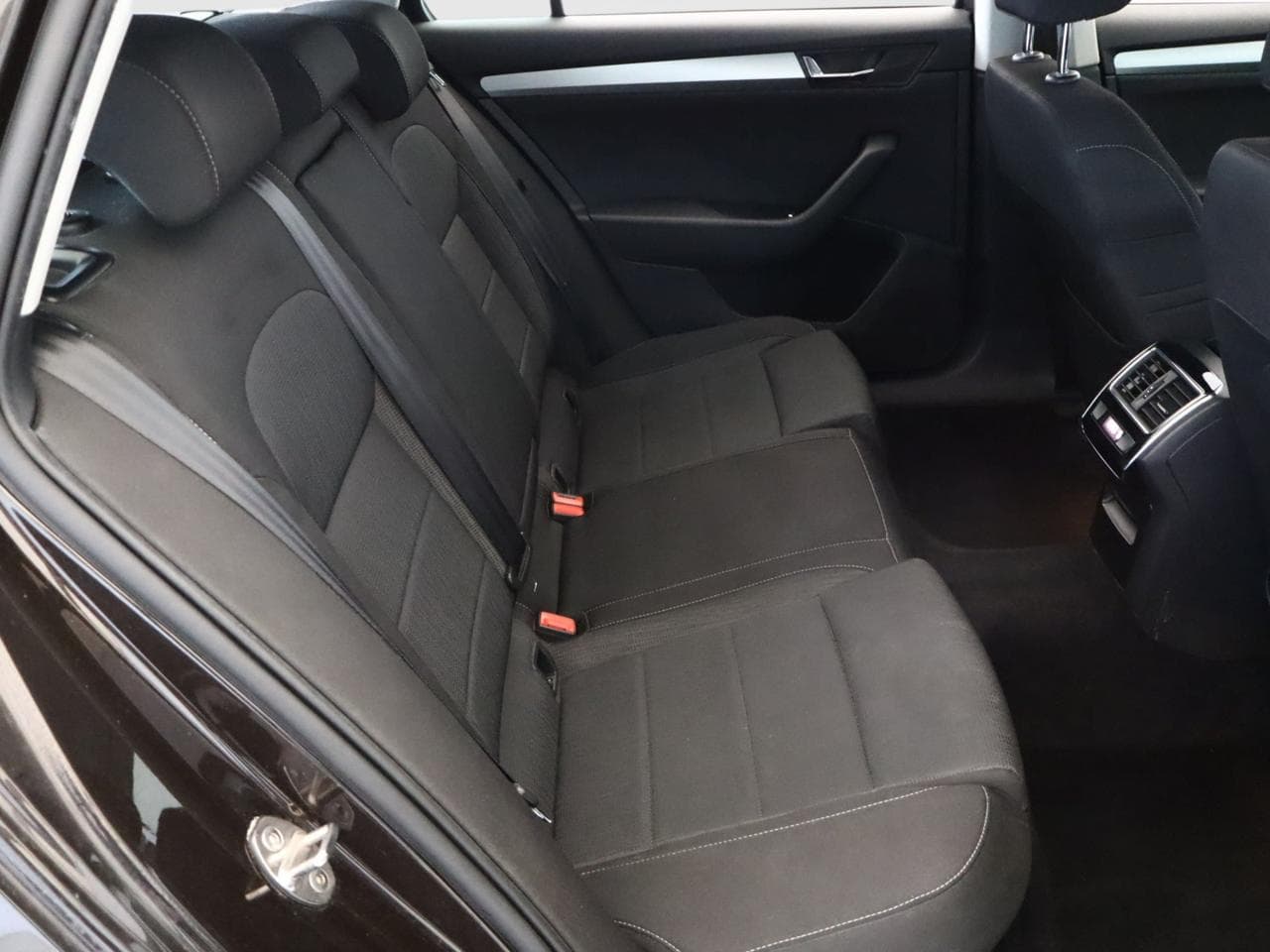 2016 Škoda SUPERB - 11