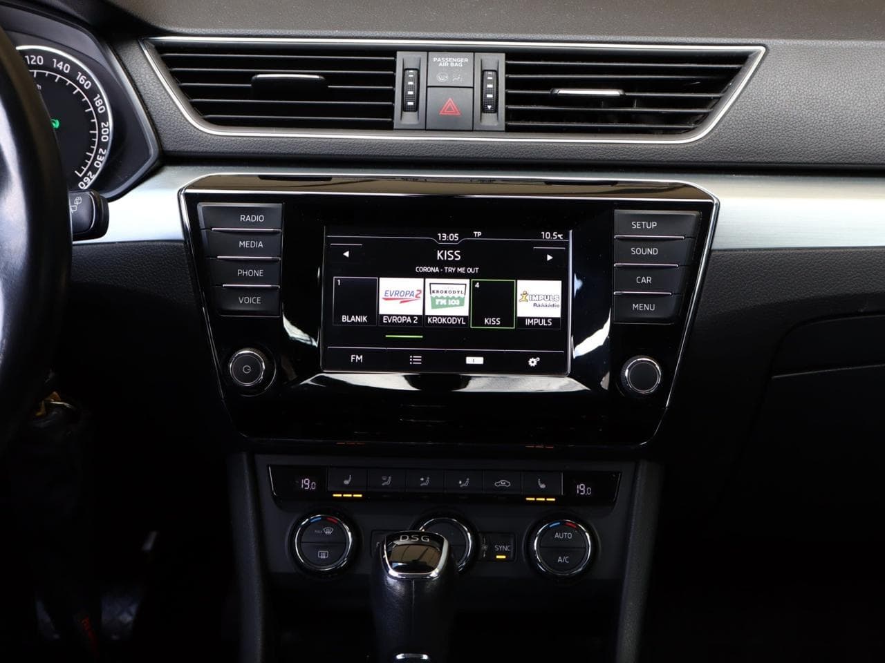 2016 Škoda SUPERB - 16