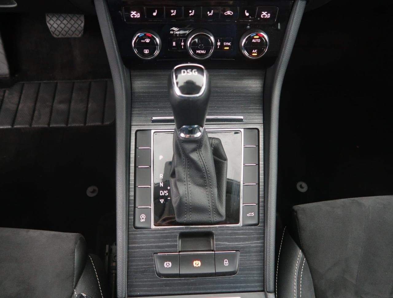 2020 Škoda SUPERB - 19
