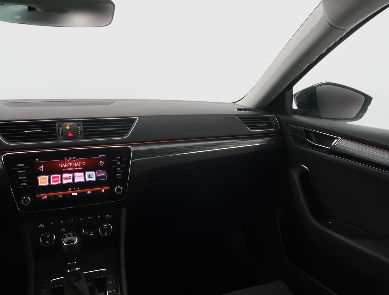 2020 Škoda SUPERB - 11