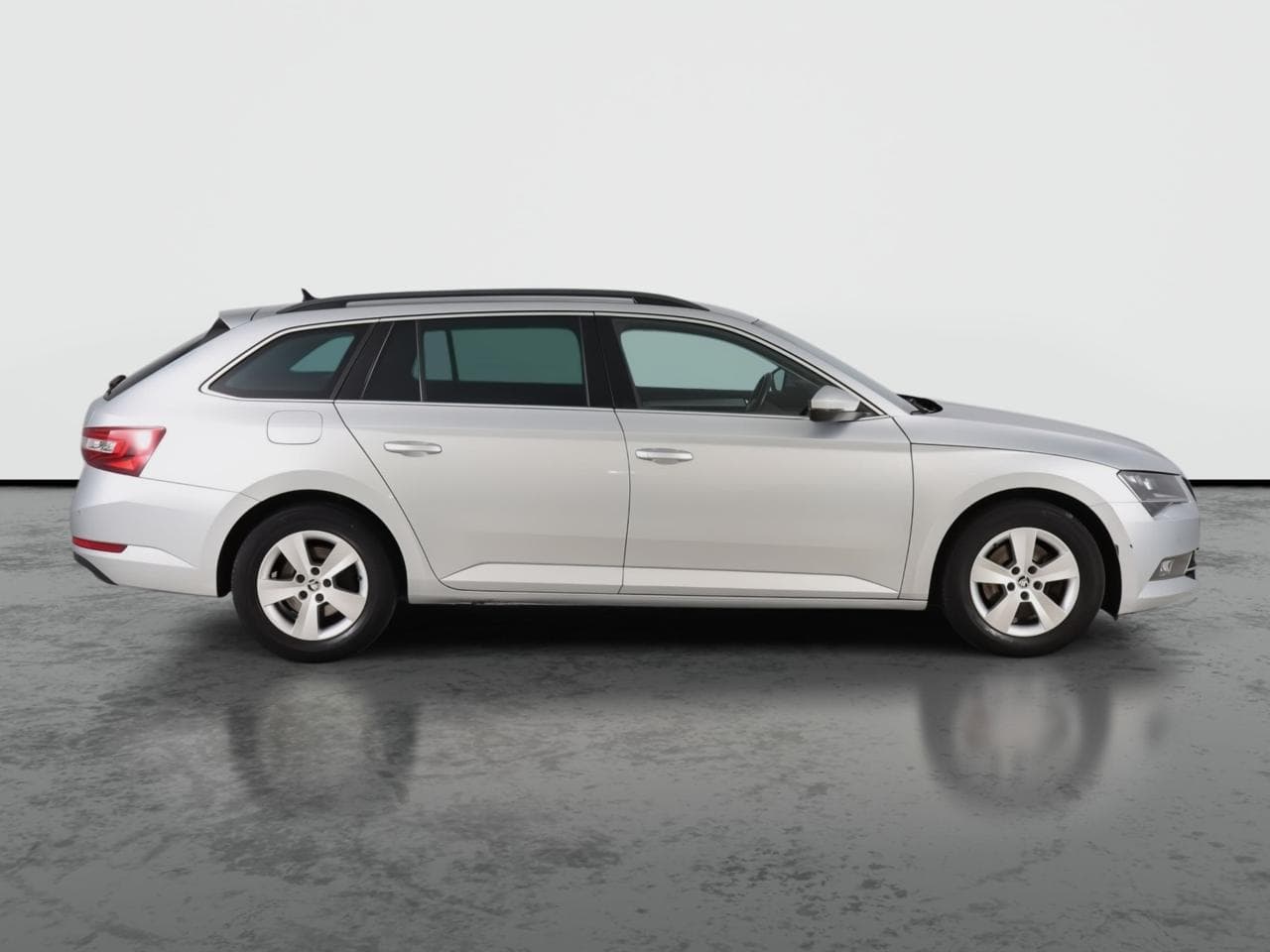 2018 Škoda SUPERB - 8