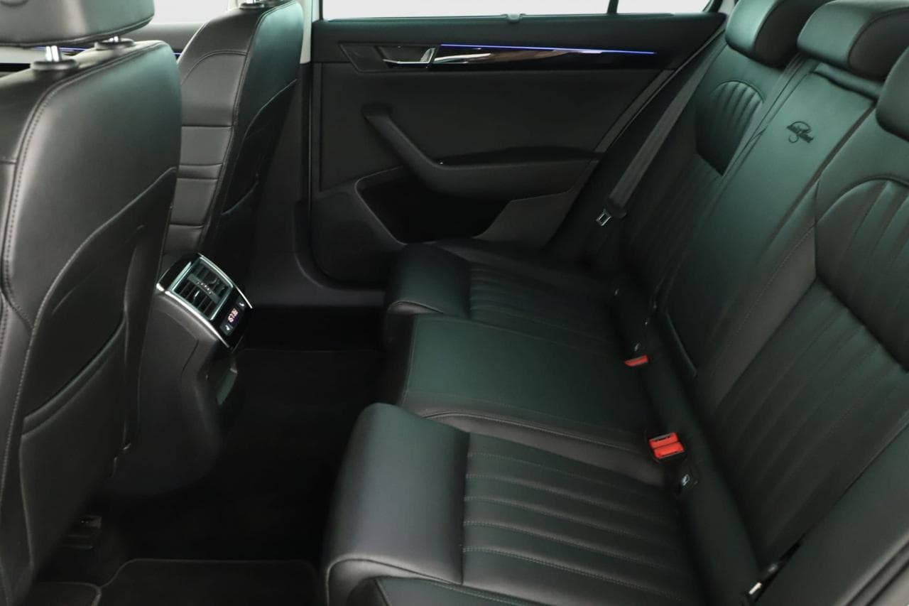 2018 Škoda SUPERB - 12