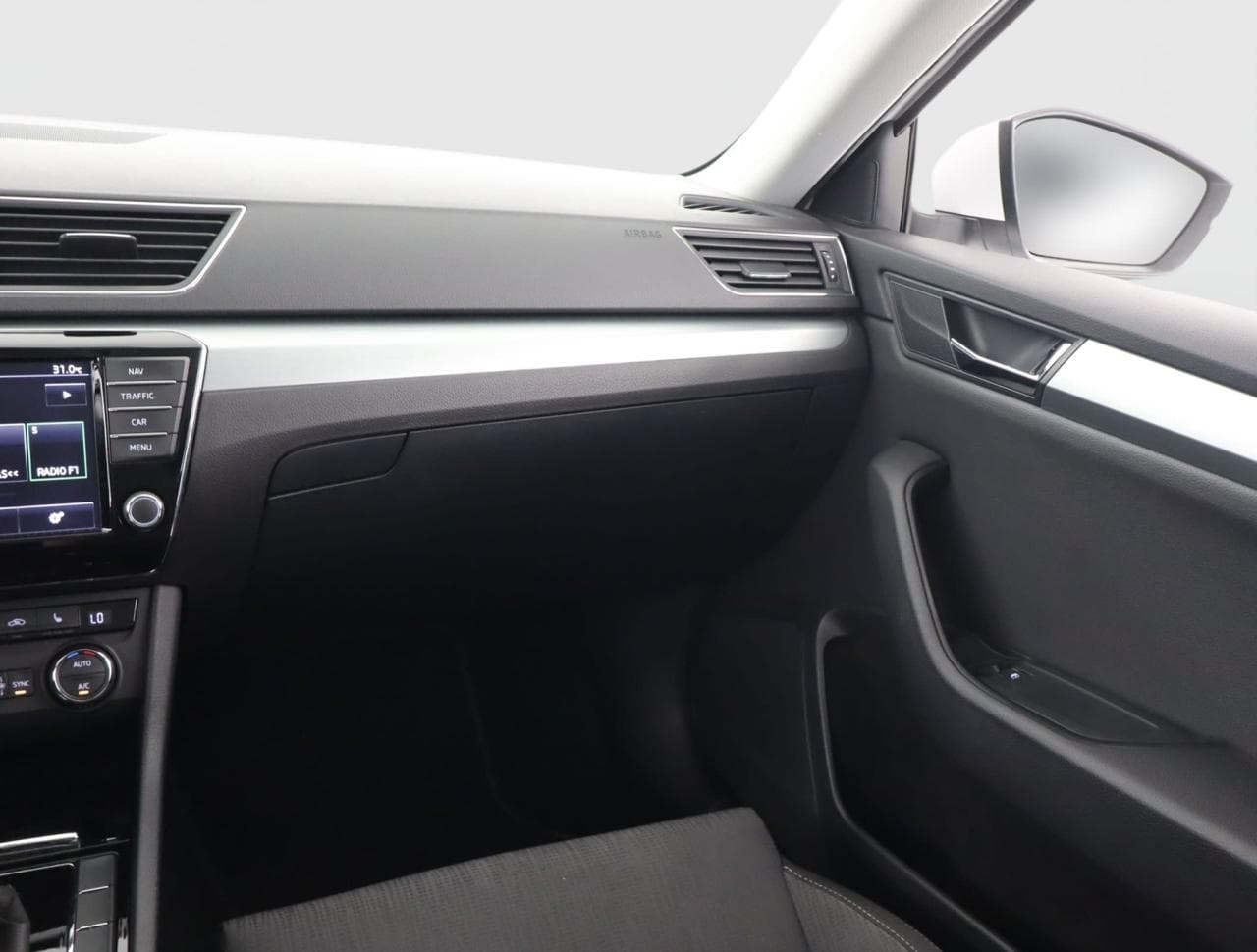 2016 Škoda SUPERB - 11