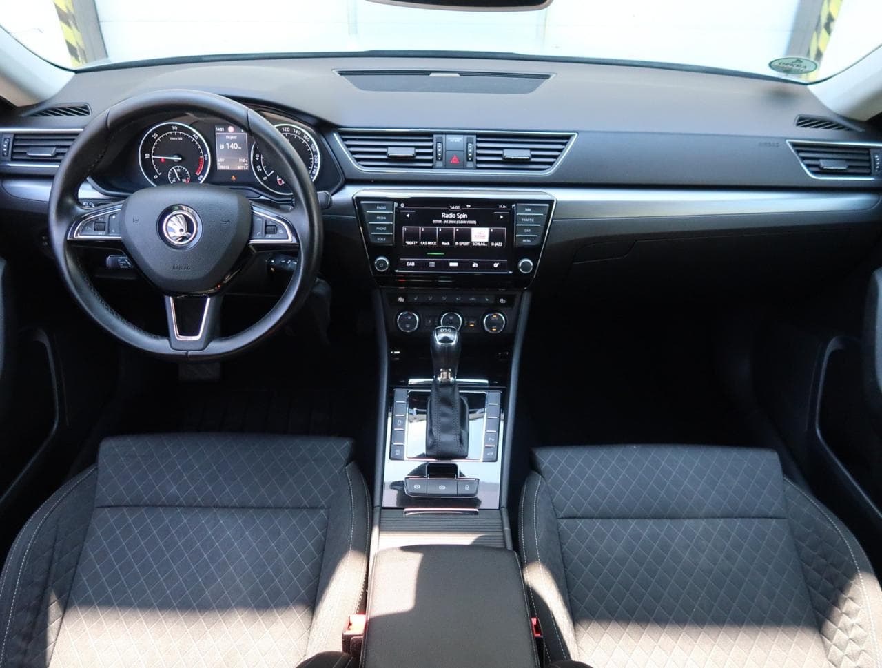 2016 Škoda SUPERB - 10