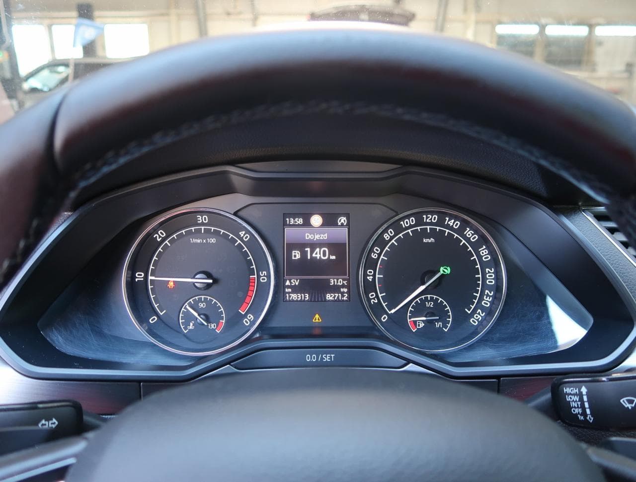 2016 Škoda SUPERB - 17