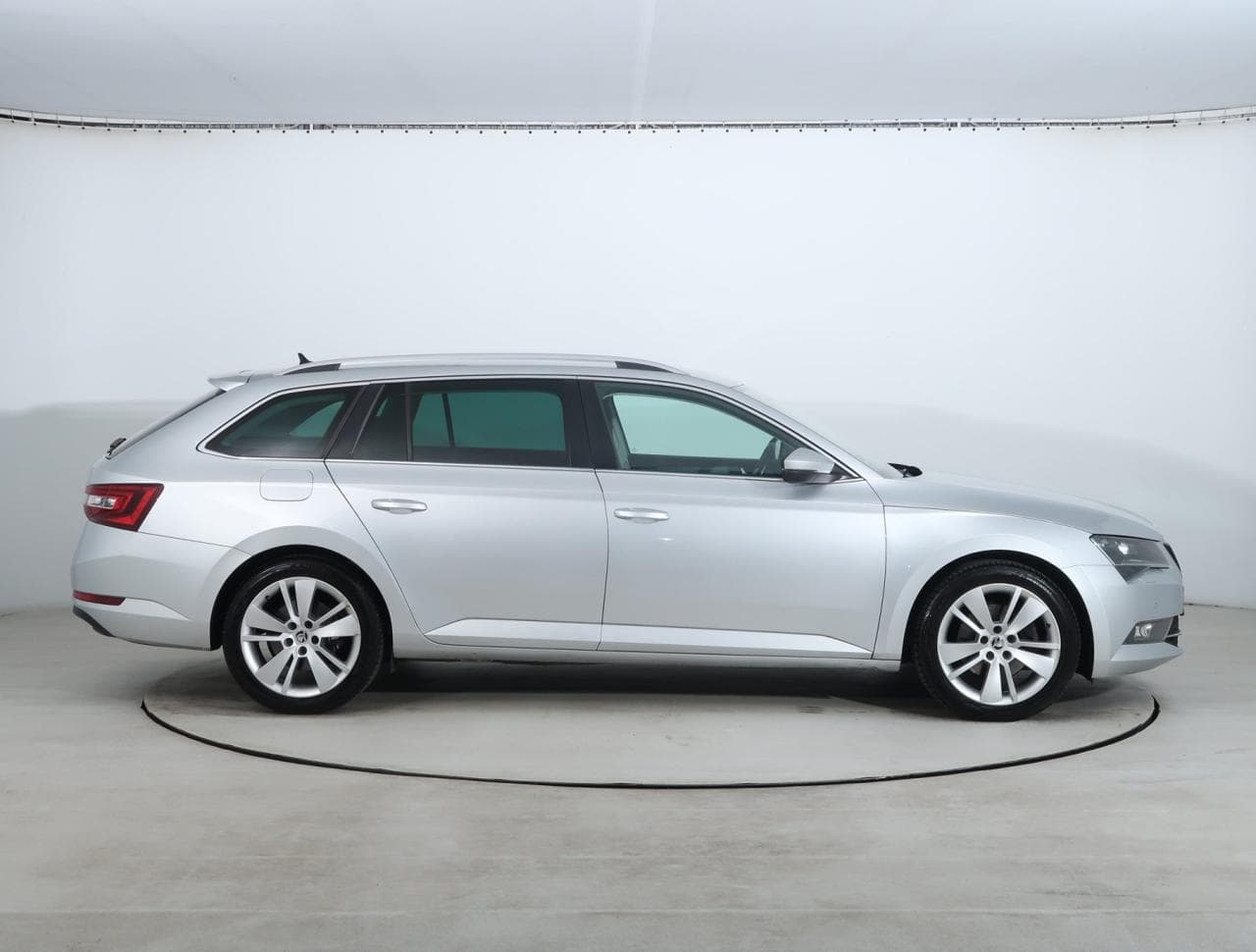 2016 Škoda SUPERB - 8