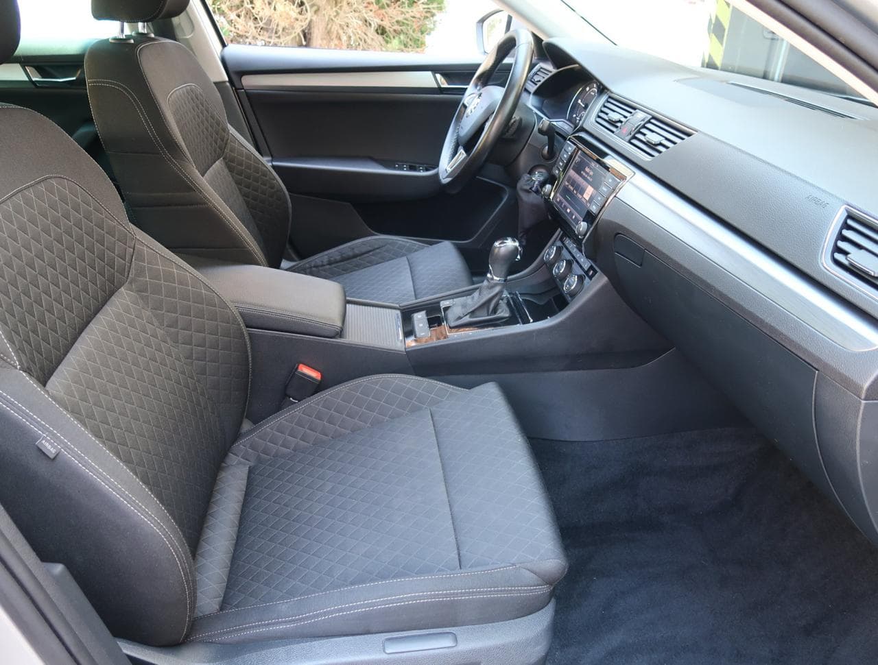 2016 Škoda SUPERB - 12