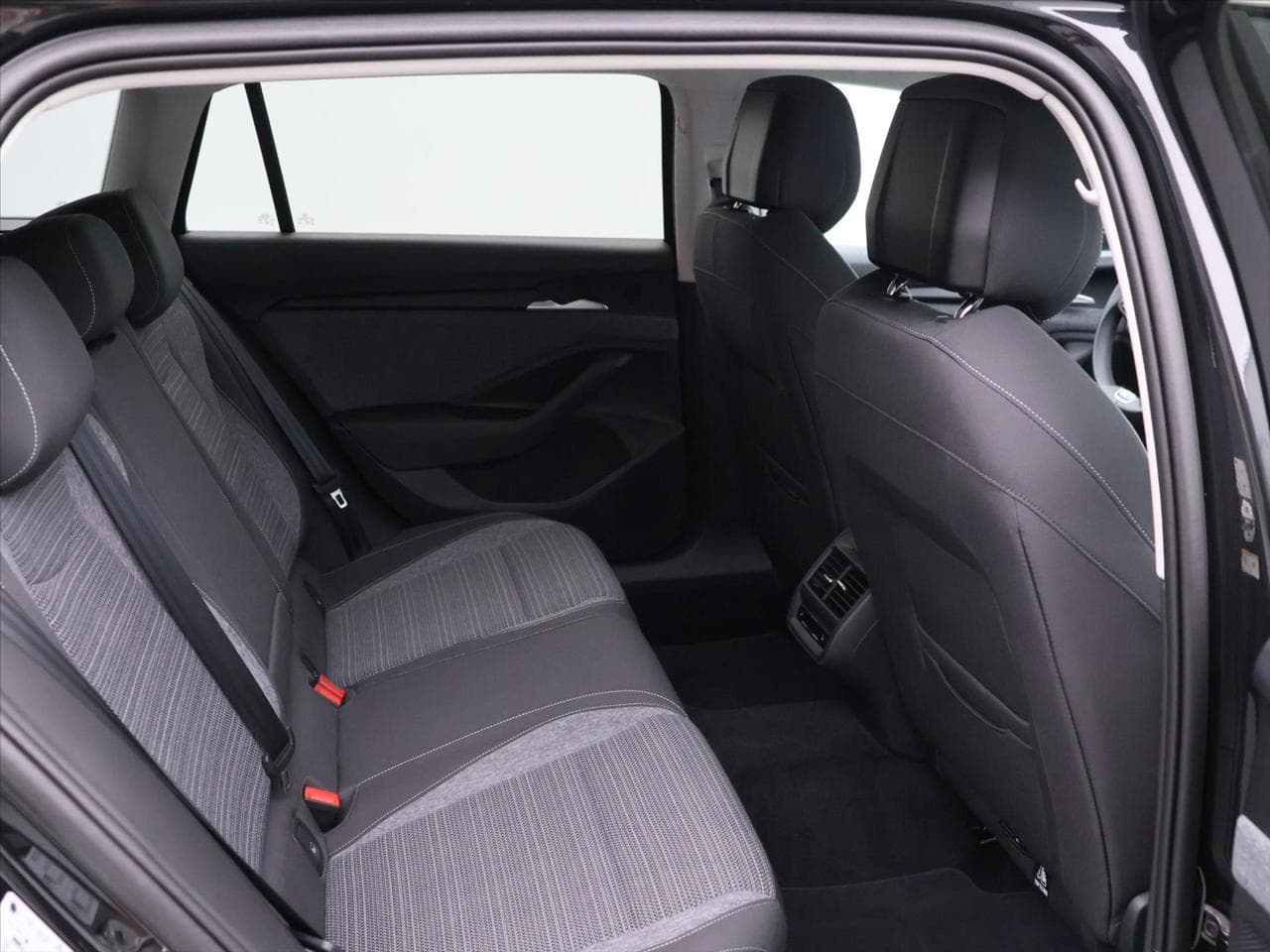 2024 Škoda SUPERB - 18