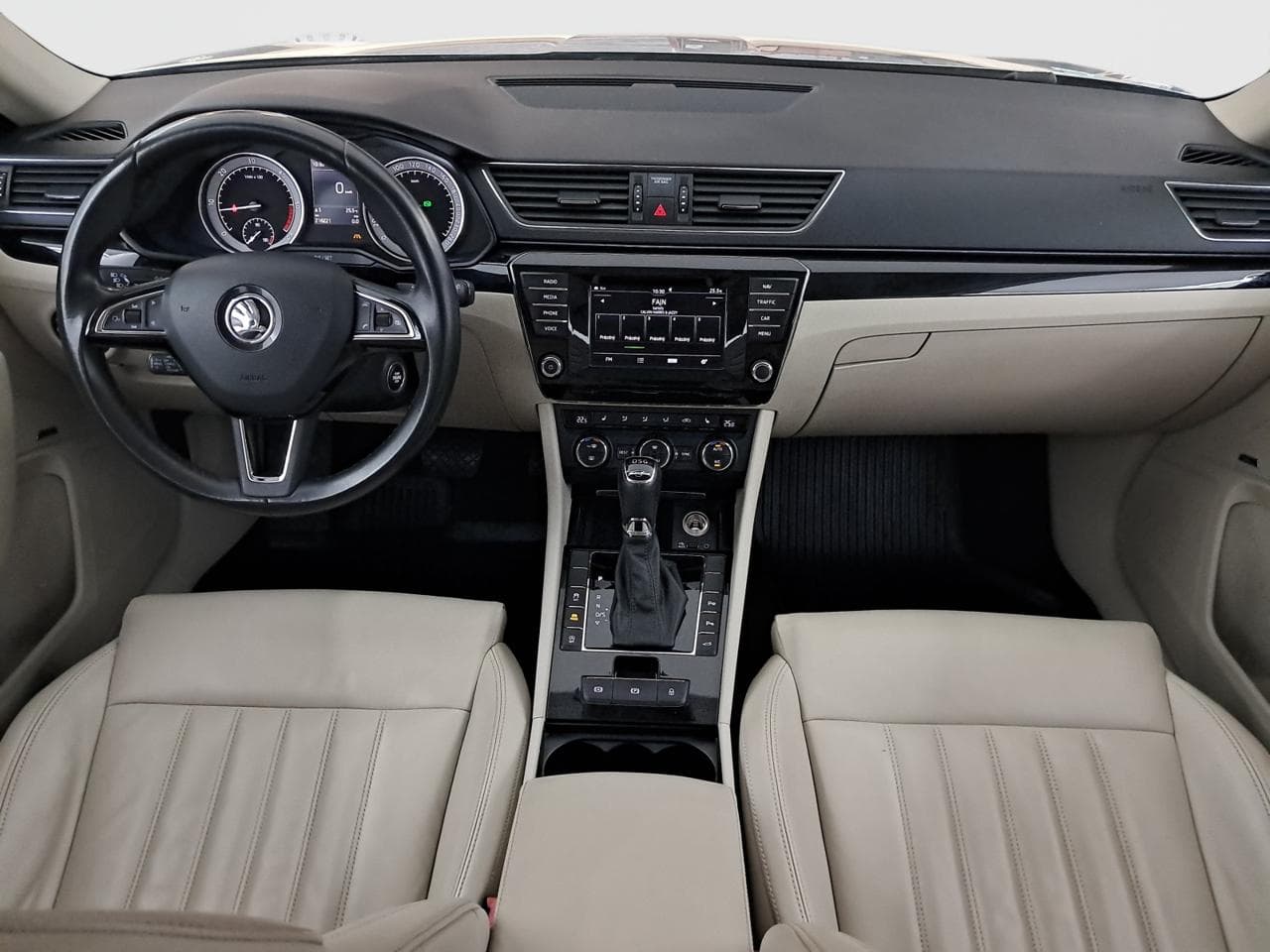 2016 Škoda SUPERB - 19