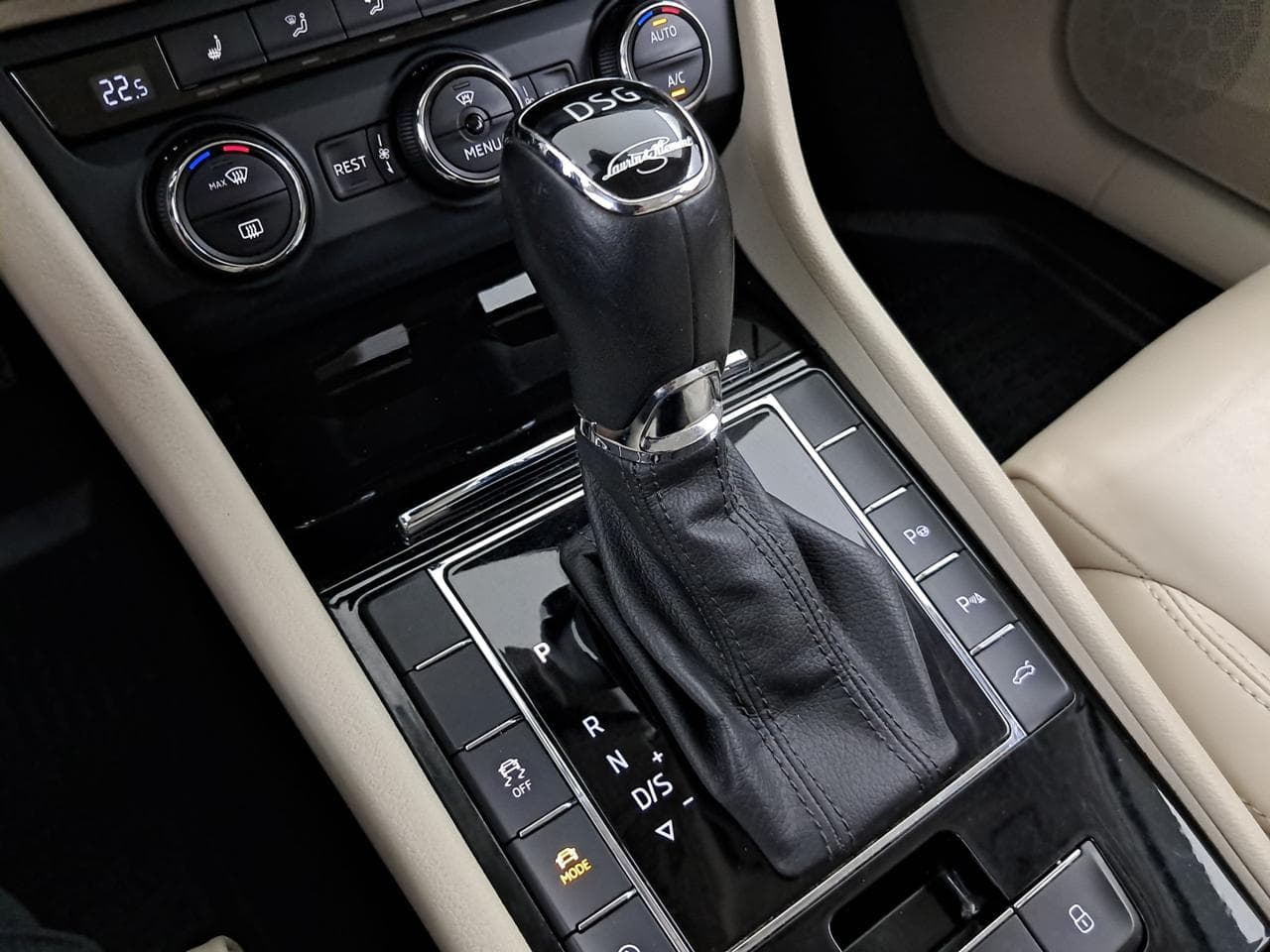 2016 Škoda SUPERB - 36