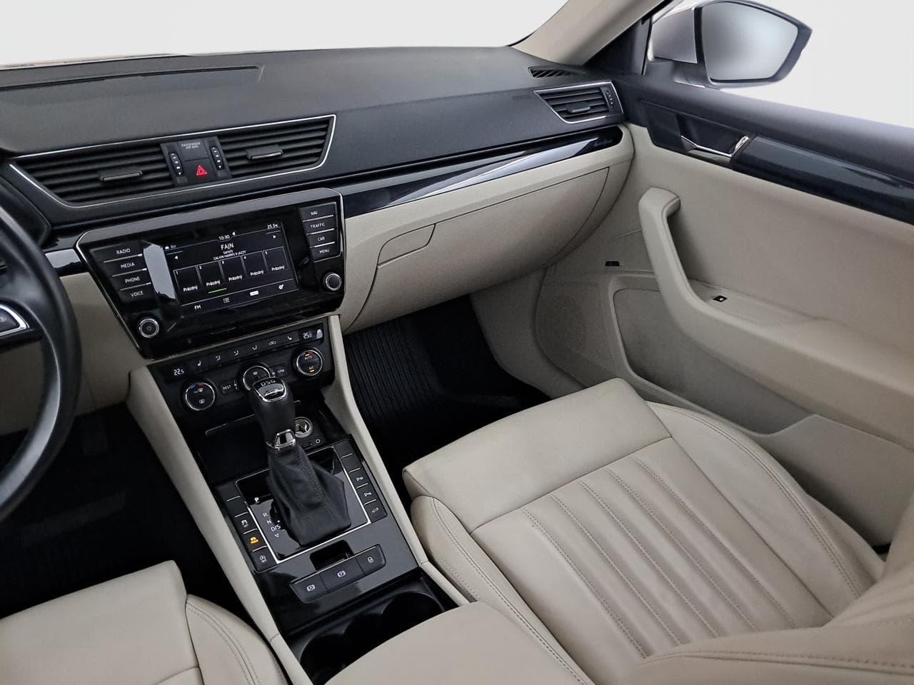 2016 Škoda SUPERB - 21
