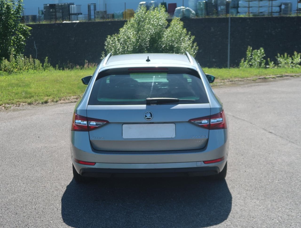 2017 Škoda SUPERB - 6