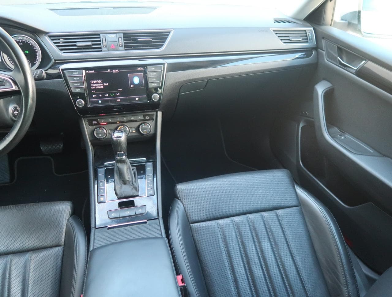 2017 Škoda SUPERB - 11