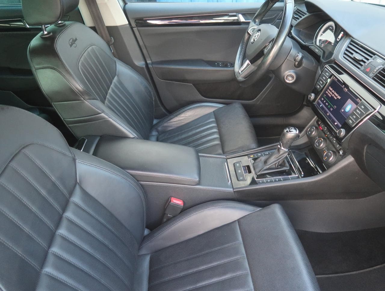 2017 Škoda SUPERB - 12