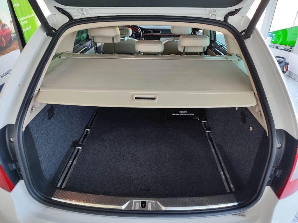 2011 Škoda SUPERB - 19