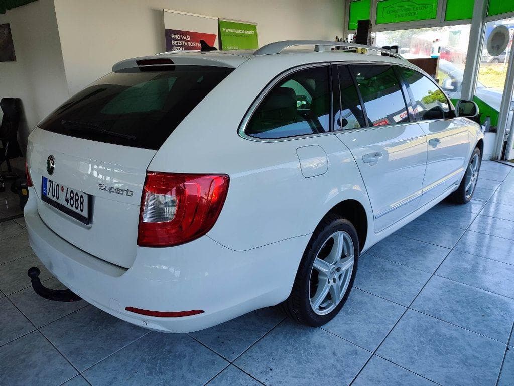 2011 Škoda SUPERB - 4