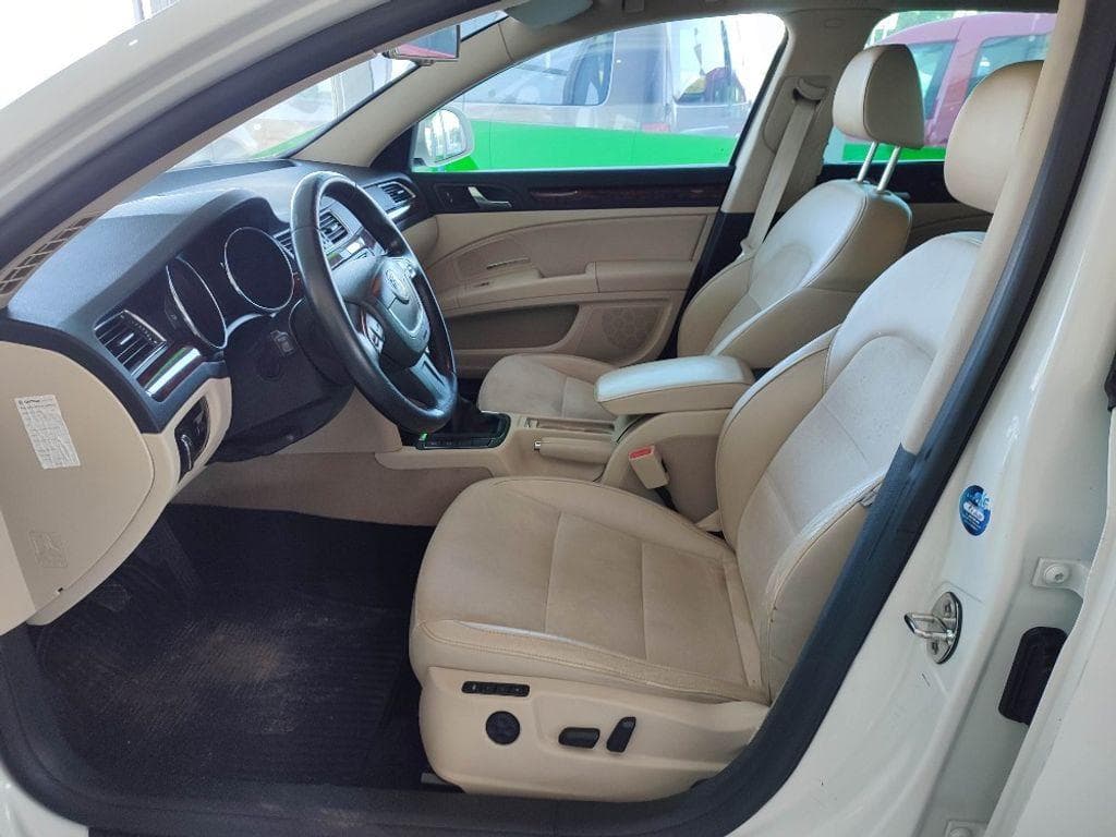 2011 Škoda SUPERB - 5