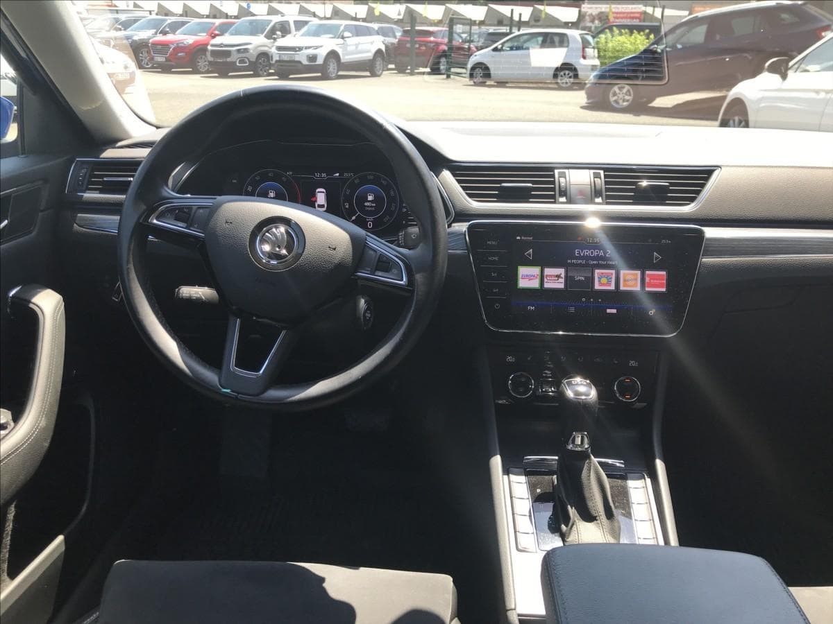 2019 Škoda SUPERB - 13
