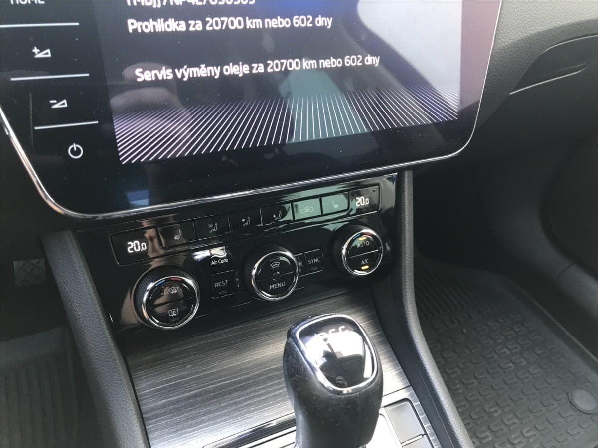 2019 Škoda SUPERB - 25