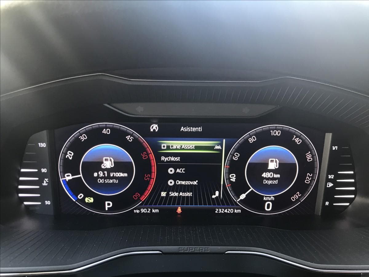 2019 Škoda SUPERB - 19