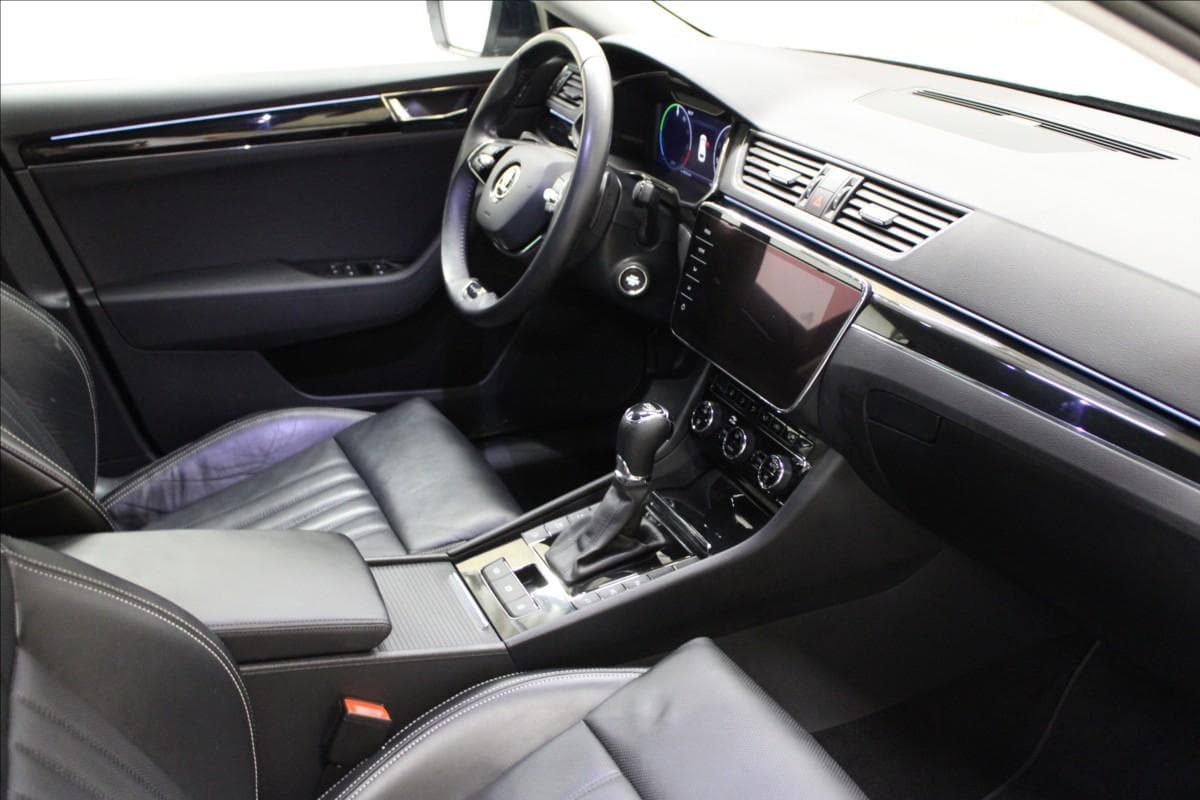2022 Škoda SUPERB - 22