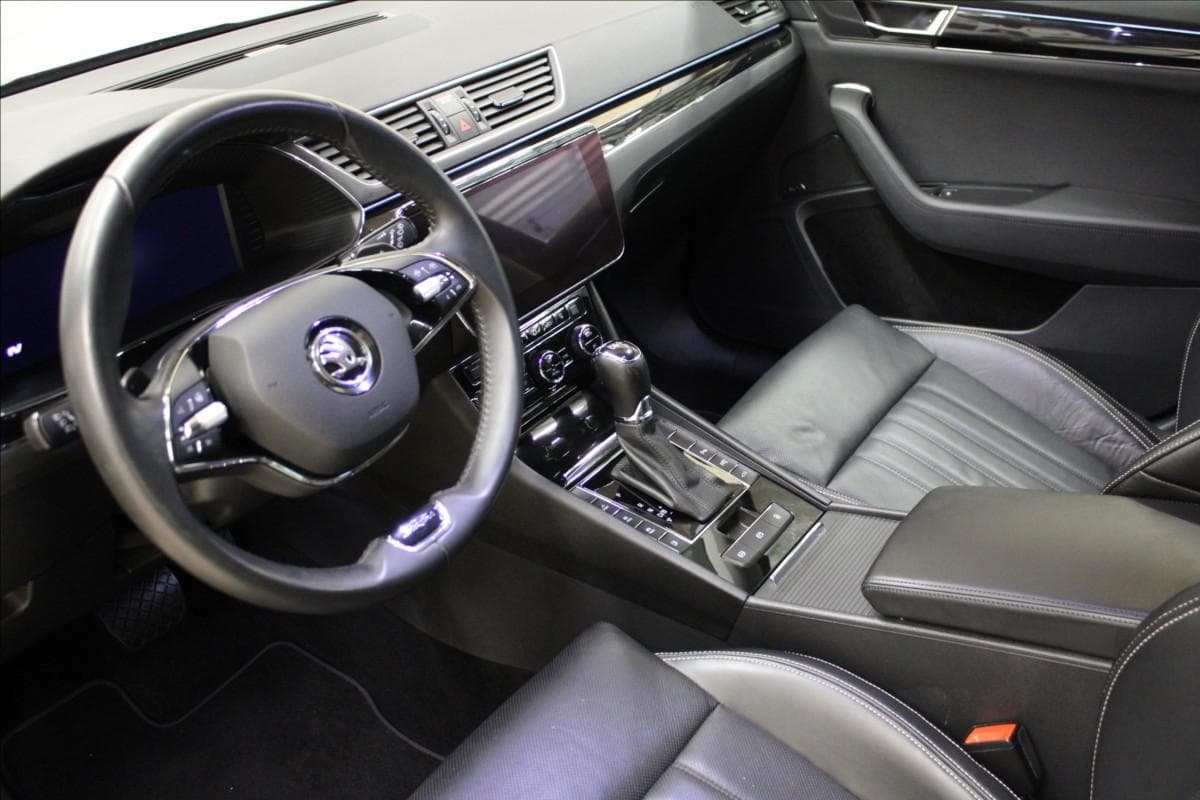 2022 Škoda SUPERB - 18