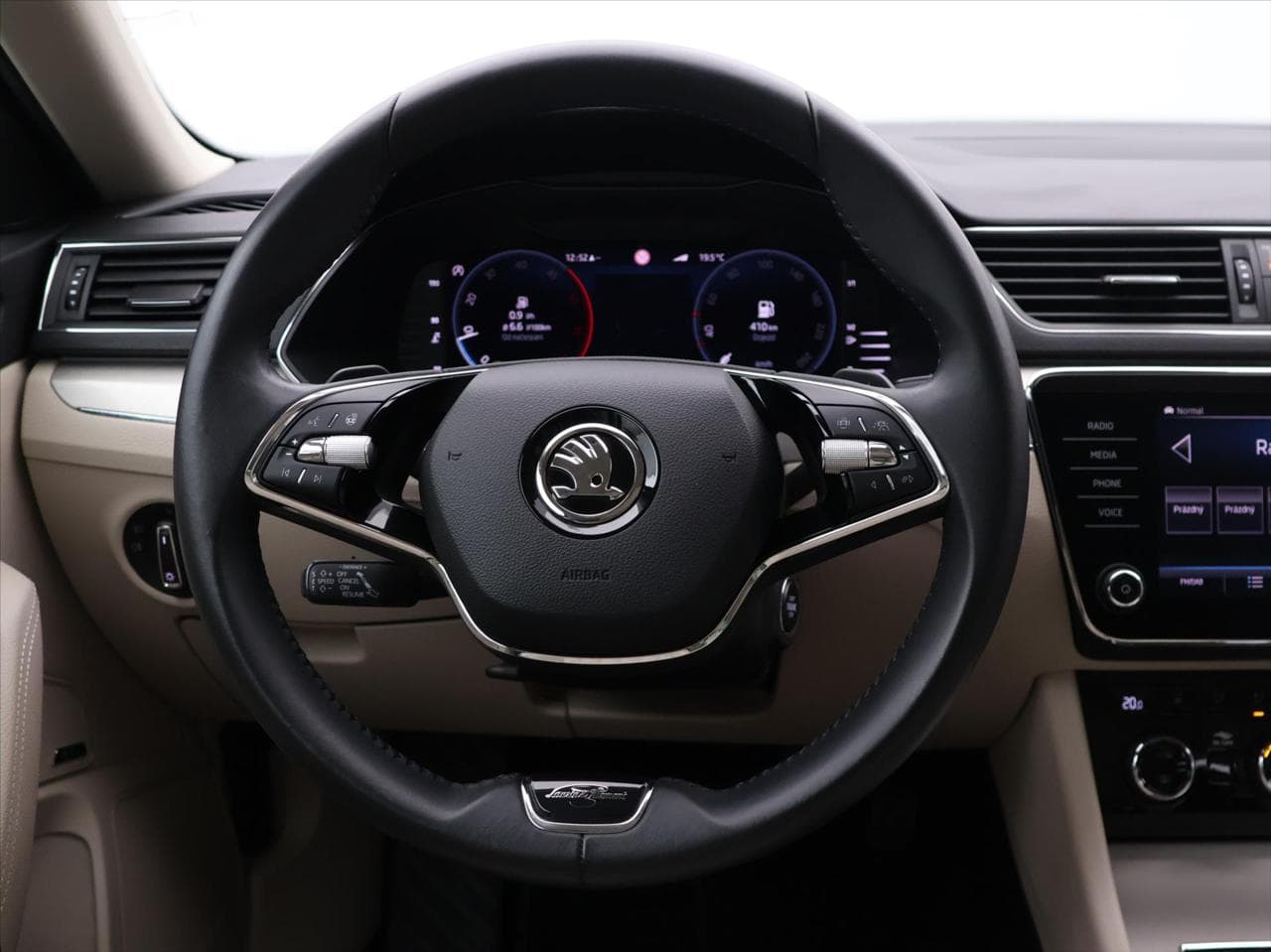 2023 Škoda SUPERB - 16