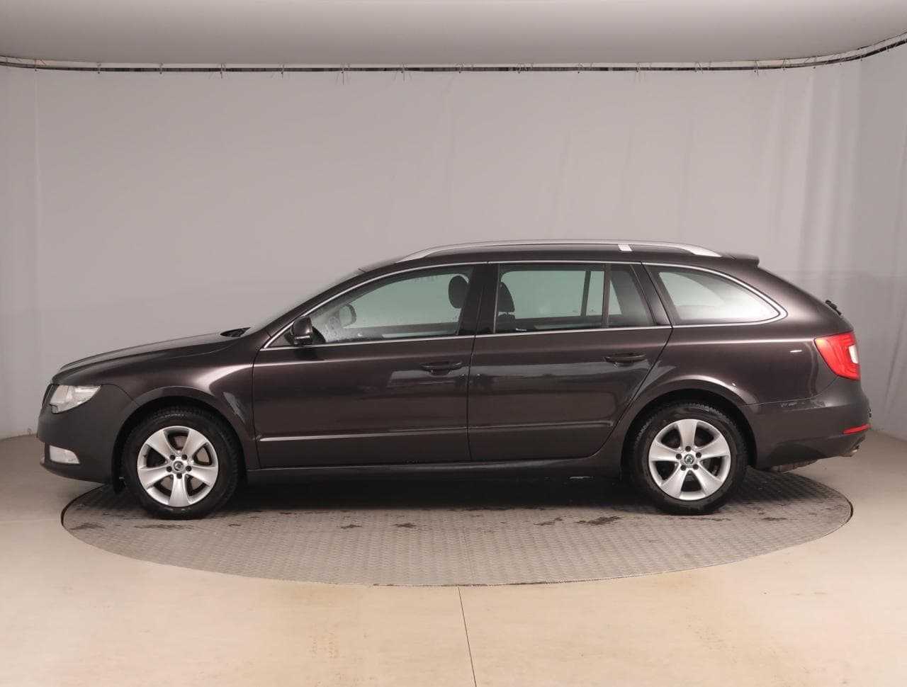 2011 Škoda SUPERB - 7