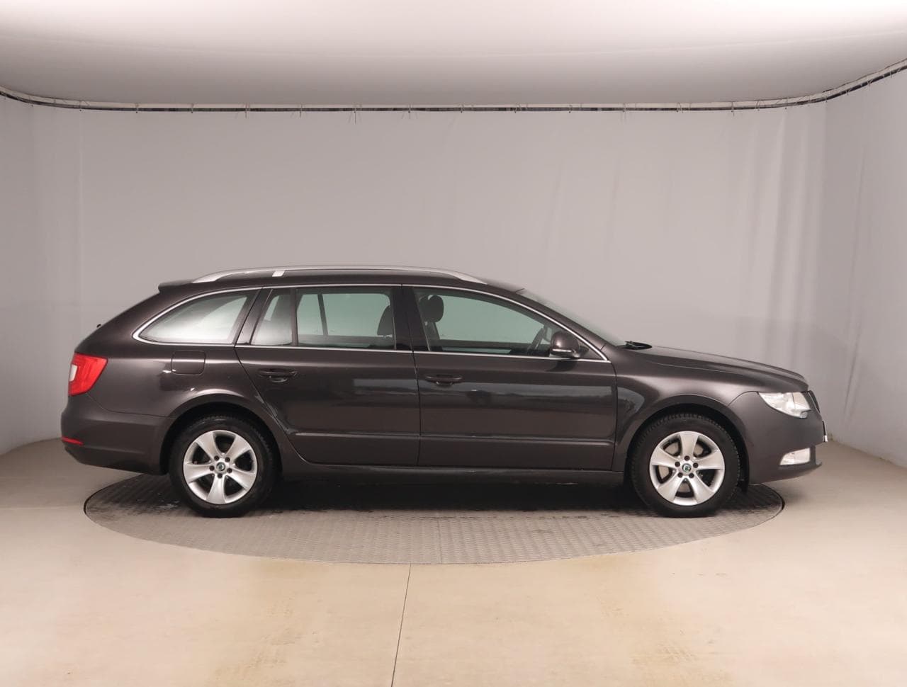 2011 Škoda SUPERB - 14