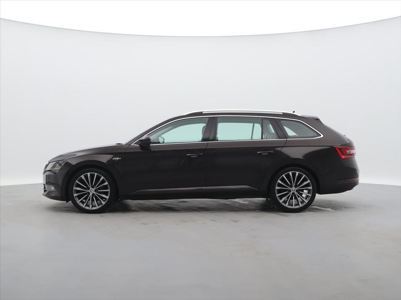 2016 Škoda SUPERB - 17