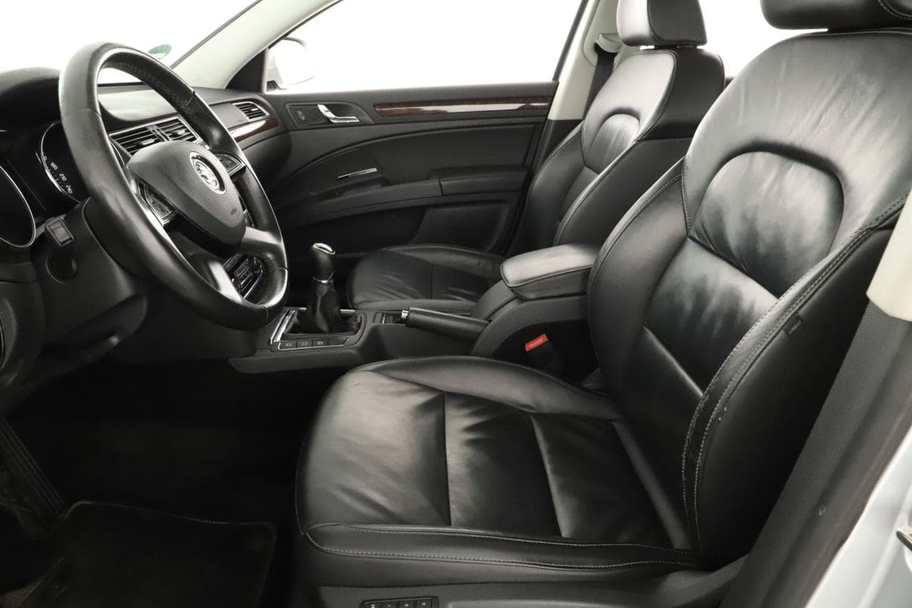 2013 Škoda SUPERB - 23