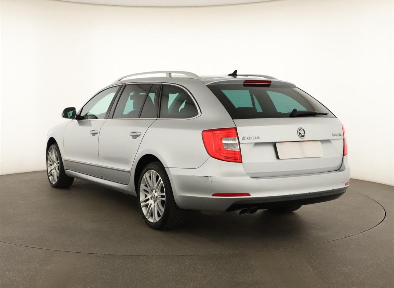 2013 Škoda SUPERB - 9