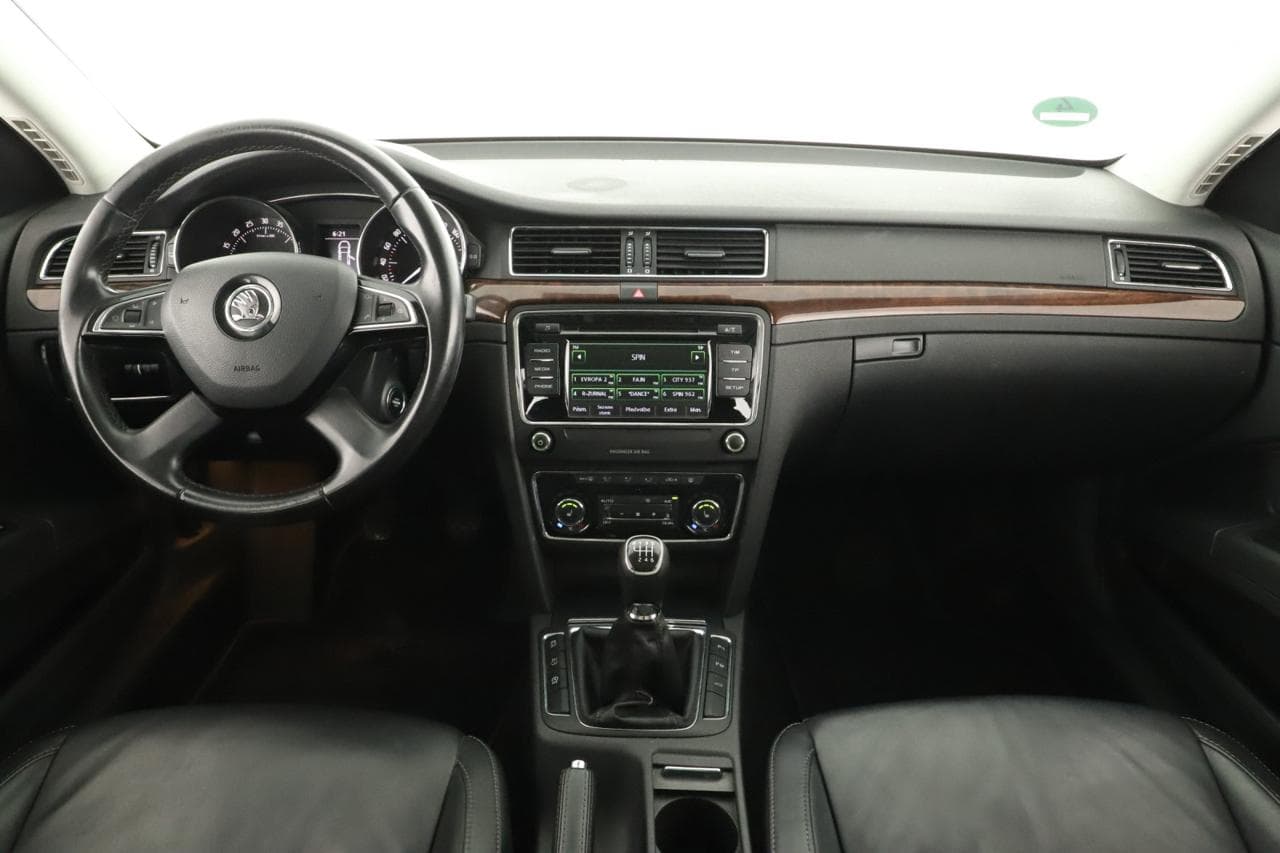 2013 Škoda SUPERB - 15