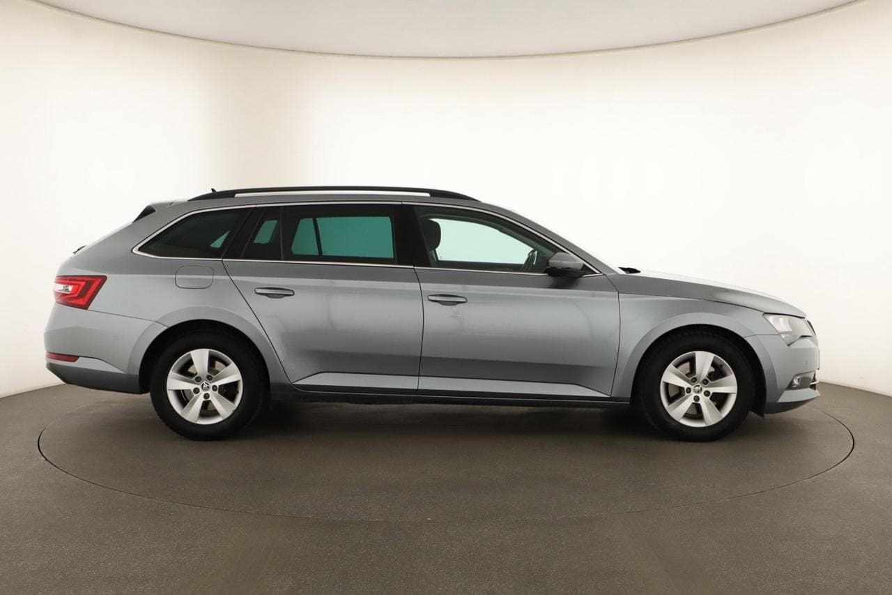 2018 Škoda SUPERB - 10