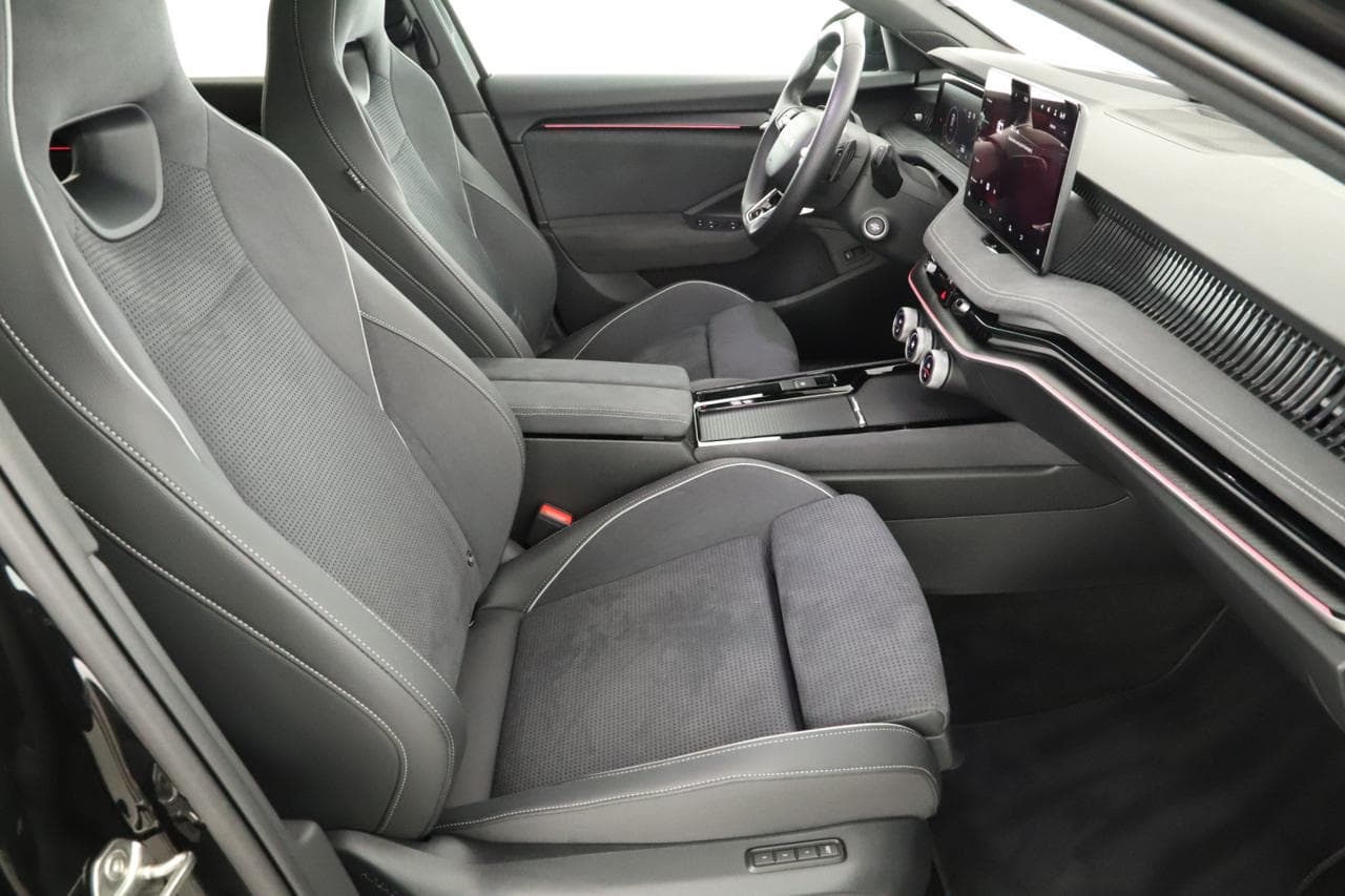 2025 Škoda SUPERB - 18